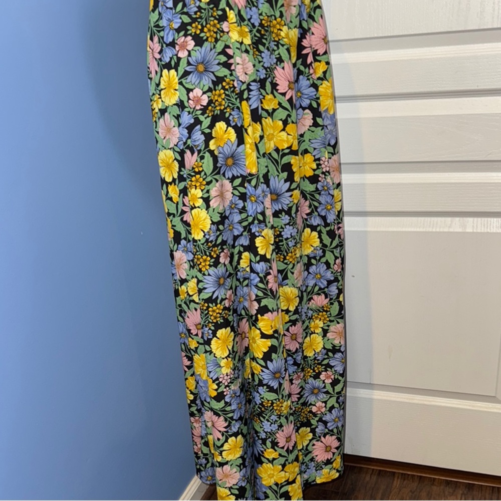 Boohoo Multicolor Floral Skirt size 6